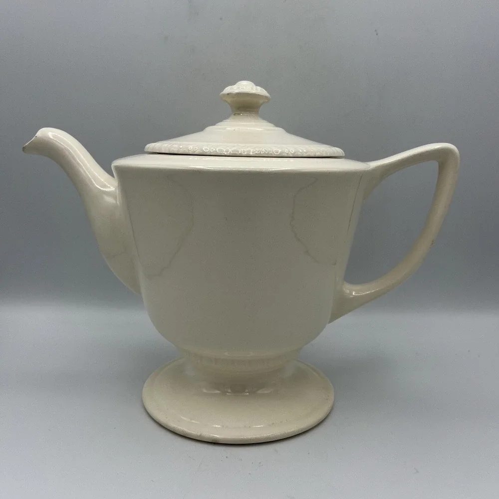 Rare Vintage Homer Laughlin Ivory Coffee Pot‎ Footed Liberty Pedestal Large